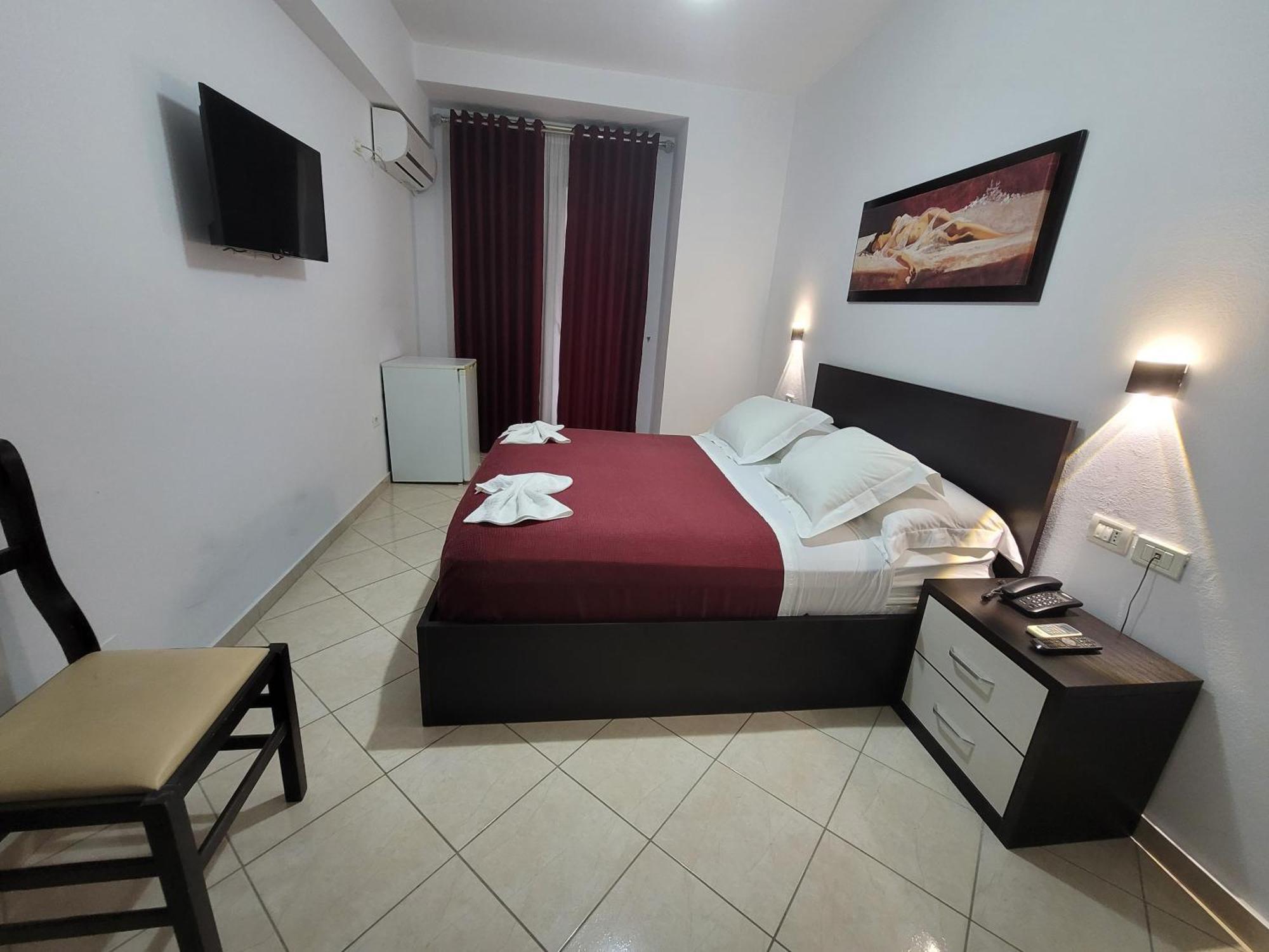 Haris Hotel Vlorë Exterior foto