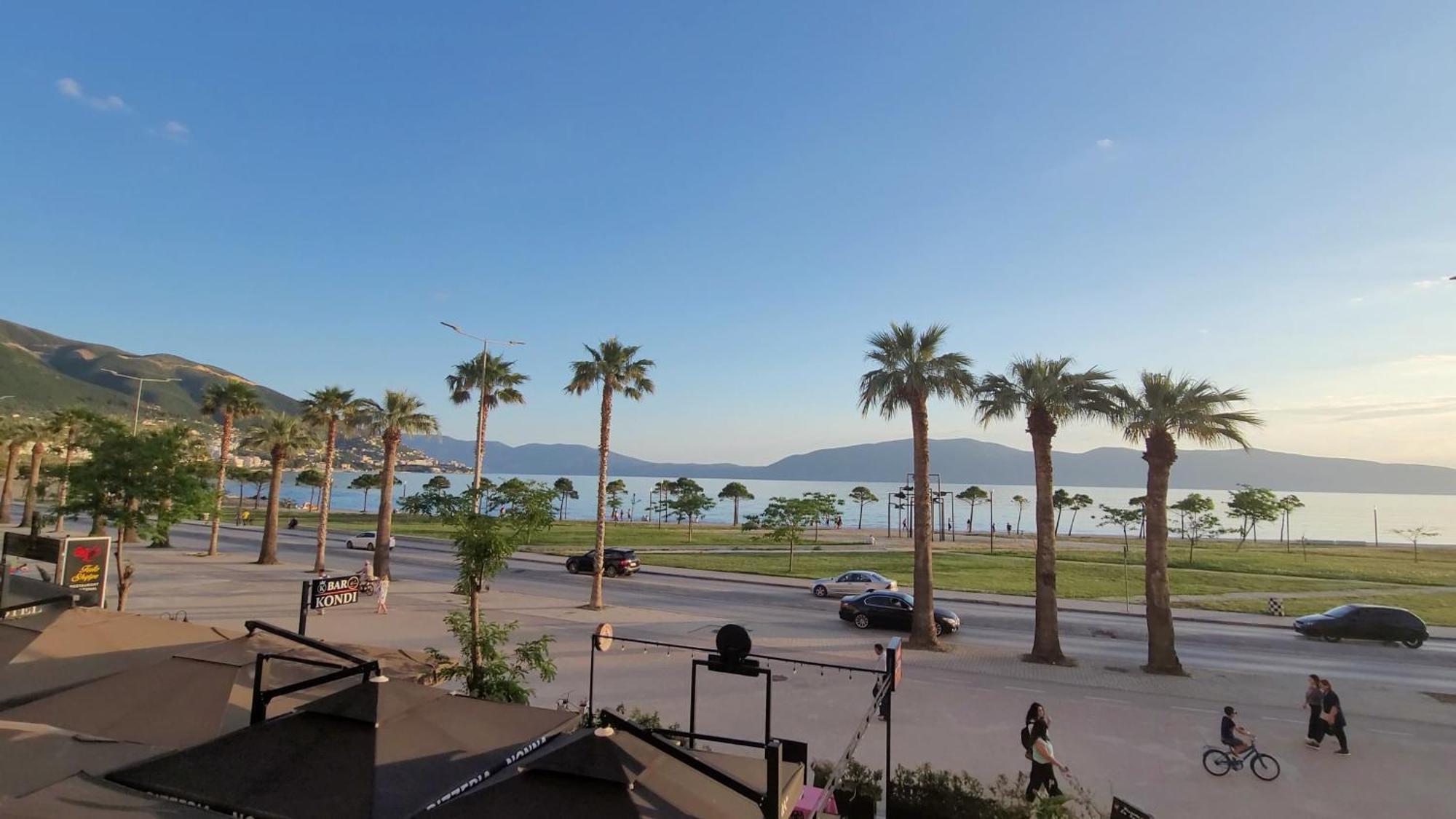 Haris Hotel Vlorë Exterior foto