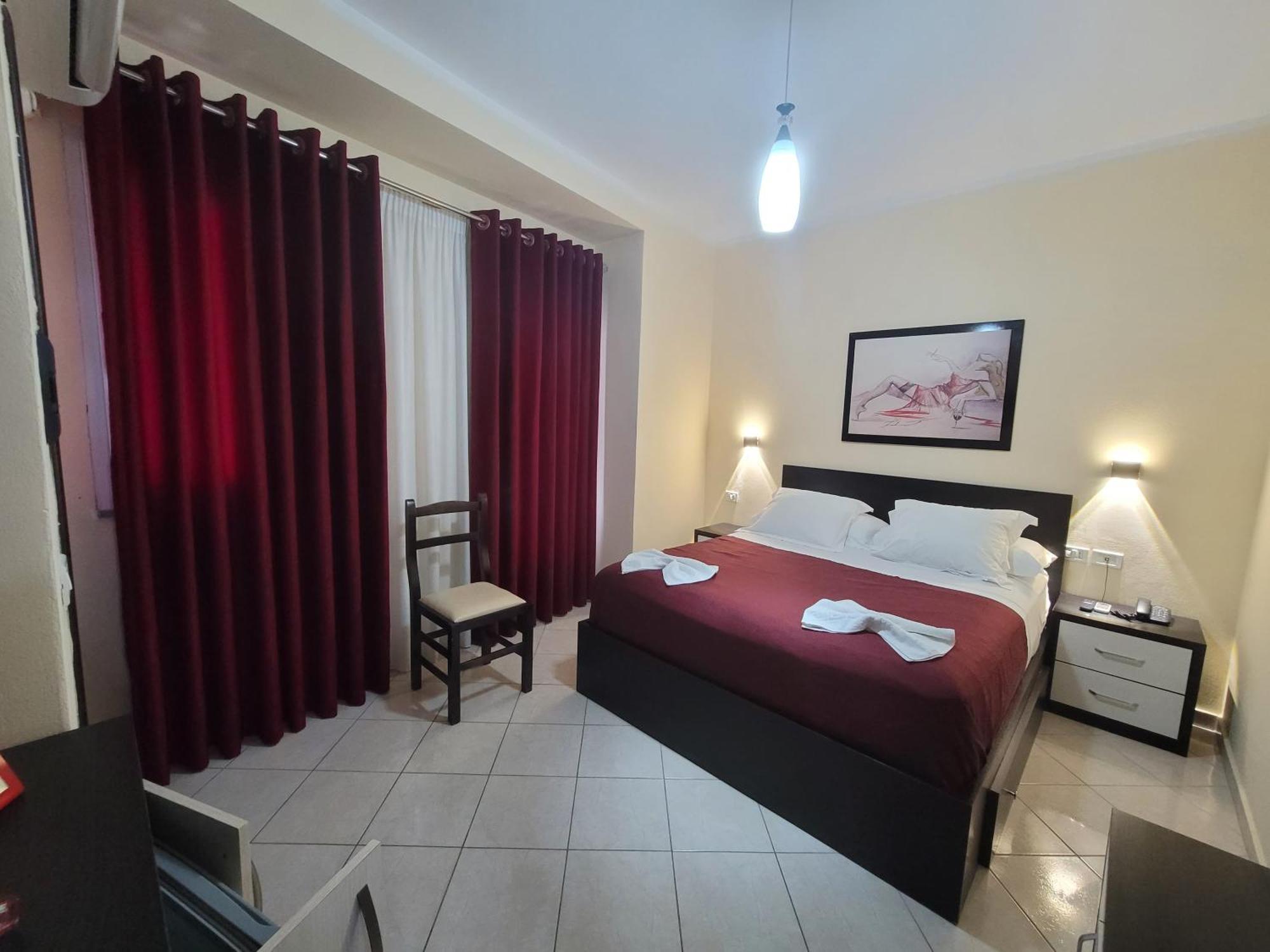 Haris Hotel Vlorë Exterior foto